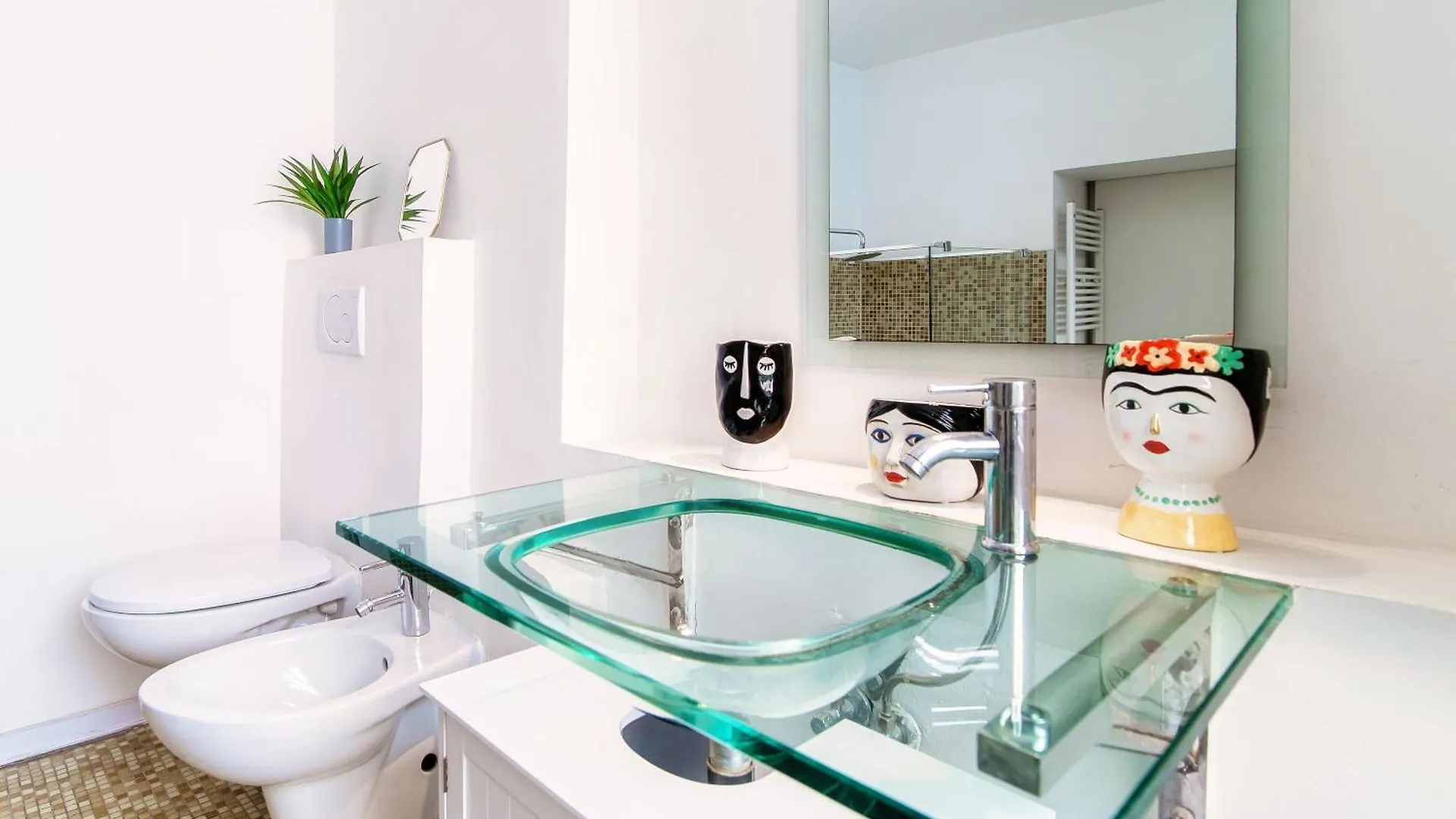 Joivy Cosy 4-Bed Apt Near Duomo Di Côme 0*,  Italia