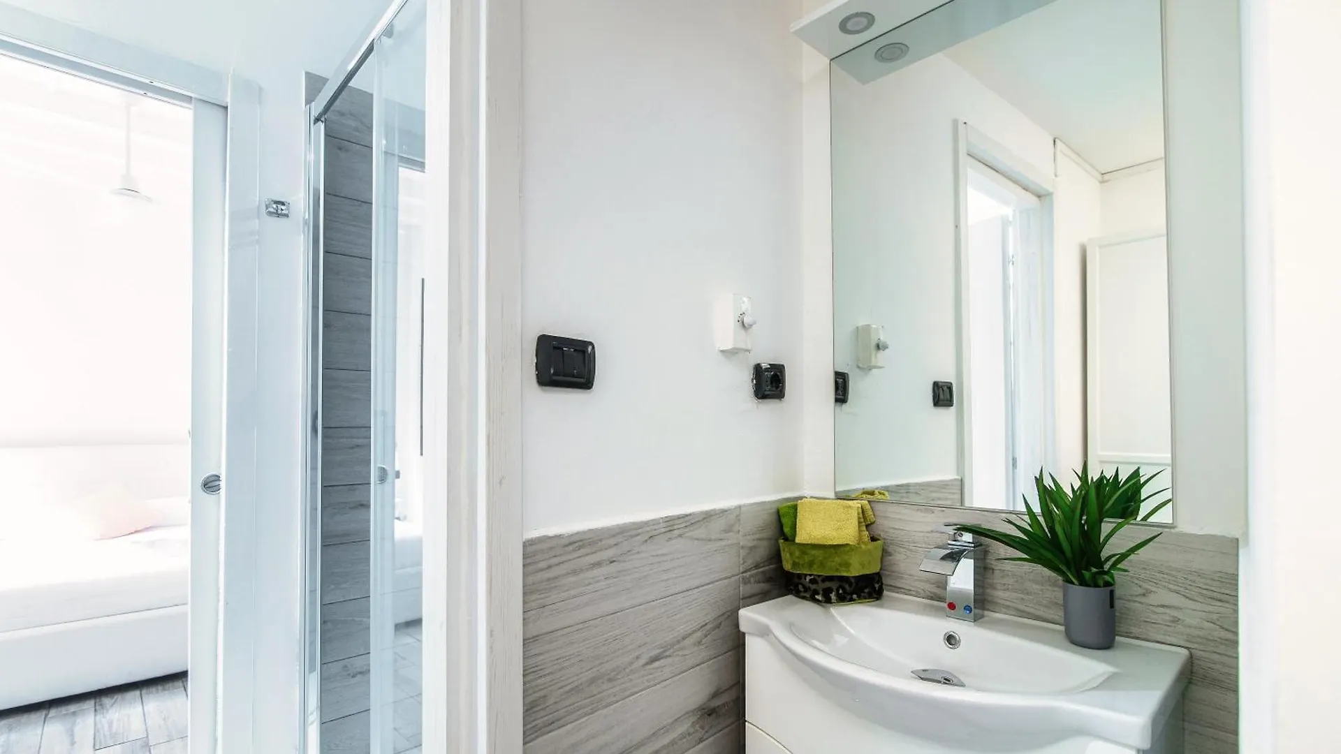 شقة Joivy Cosy 4-Bed Apt Near Duomo Di كومو إيطاليا